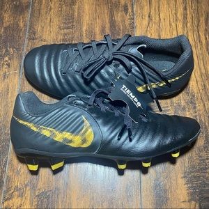Nike Tiempo Legend Soccer Cleats Boys Size 6 Black/Gold AH7242-077